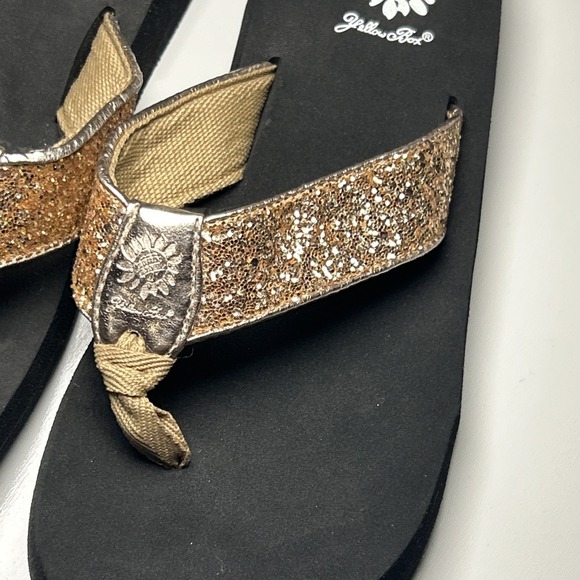 Yellow‎ Box Women's 6.5 Bling Sandal Gold Sequins Flip Flops Thongs - Picture 3 of 8